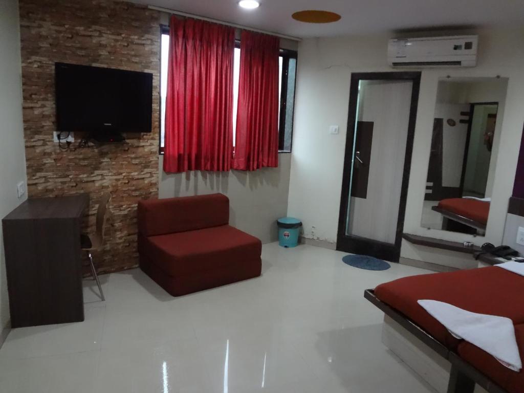 Hotel Crescent Мумбай Екстериор снимка